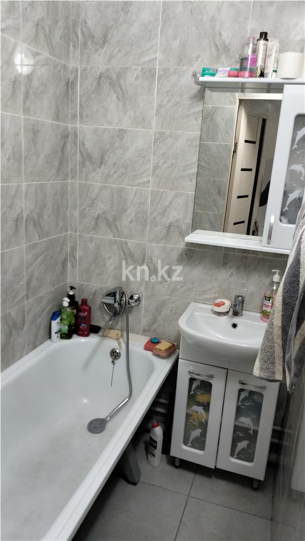 Продажа 3-комнатной квартиры, 63 м², мкр-н 15 - Продажа квартир в Караганде фото 7 из 8