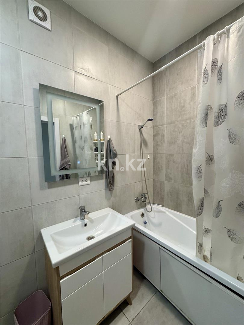 Продажа 2-комнатной квартиры, 63 м², ул. Муканова в Караганде - фото 8