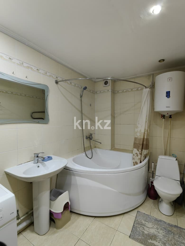 Продажа 2-комнатной квартиры, 55 м² - Продажа квартир в Караганде - страница 3 фото 14 из 27