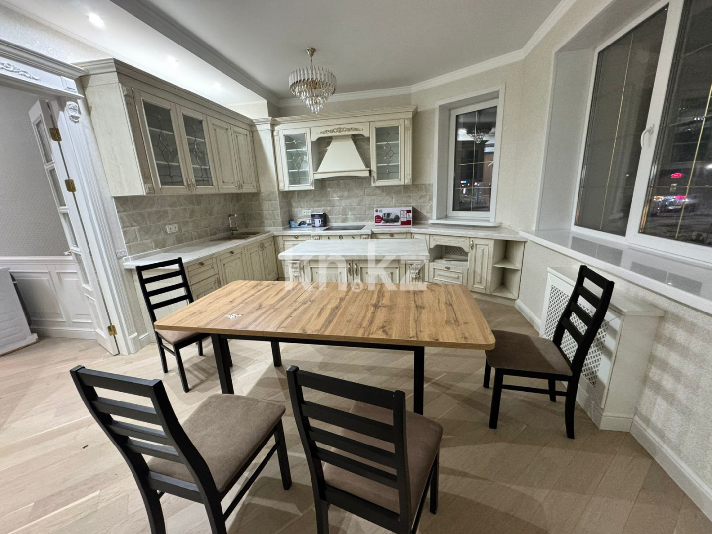 Аренда 3-комнатной квартиры, 127 м² - Аренда квартир помесячно в Астане в р-не Нура фото 1 из 12