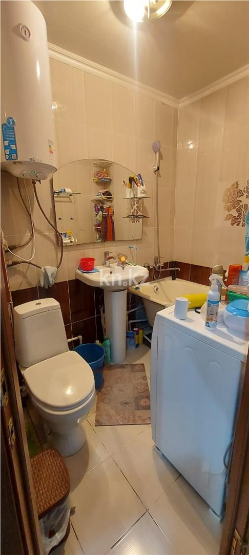 Продажа 3-комнатной квартиры, 62 м², 16-й мкр. - Продажа квартир в Караганде фото 8 из 9