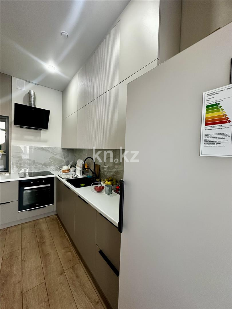 Продажа 3-комнатной квартиры, 97 м², пр. Шахтеров, дом  68 - Продажа  трехкомнатных квартир в Караганде фото 3 из 37