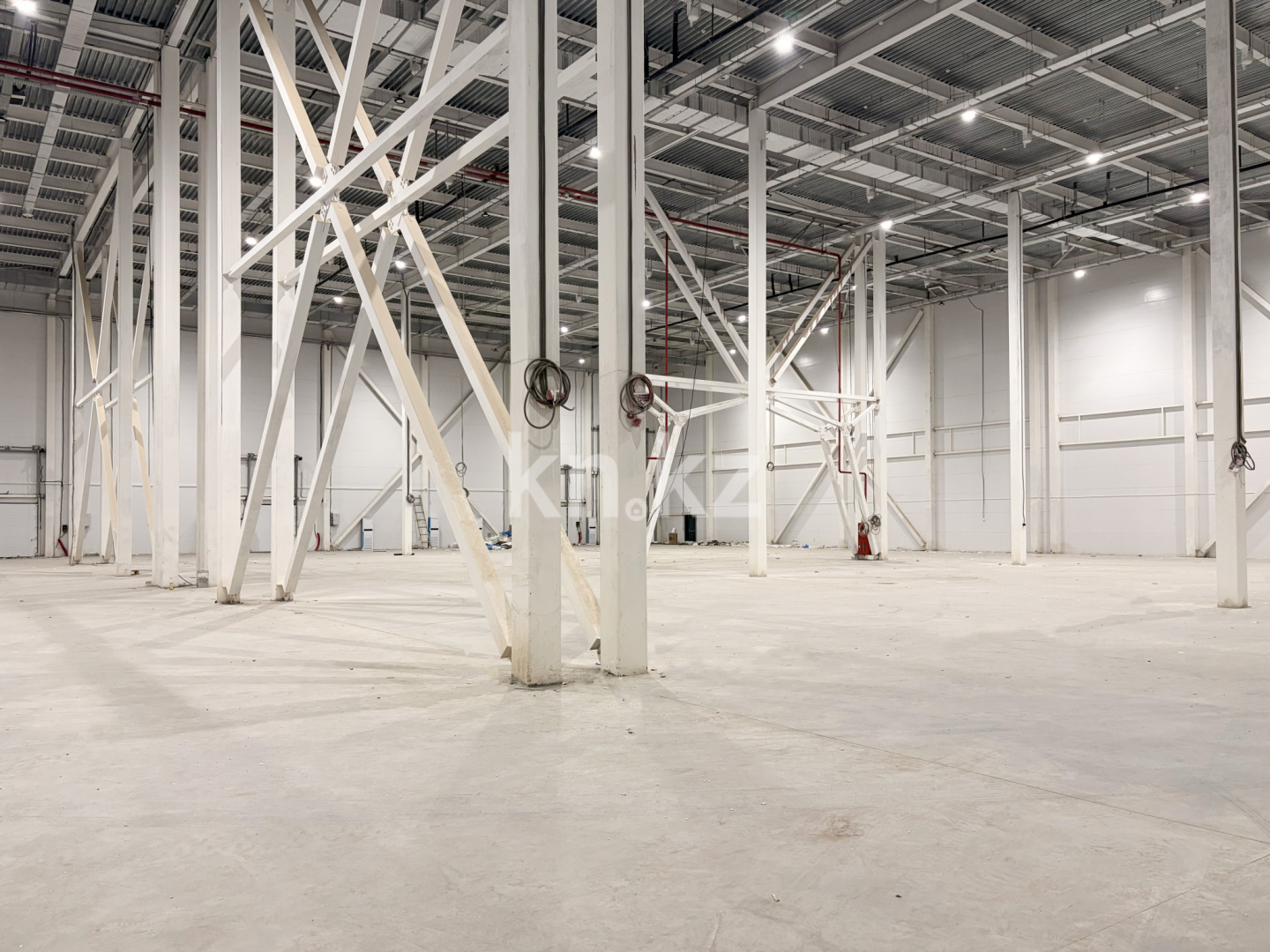 Аренда базы, 4667 м² - Аренда баз, складов и промышленной недвижимости в Казахстане - страница 2 фото 7 из 11