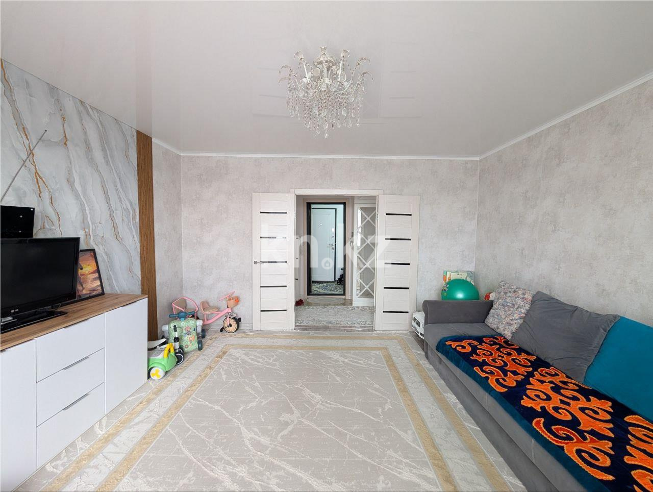 Продажа 2-комнатной квартиры, 54 м², мкр-н Голубые Пруды, дом  7 - Продажа  двухкомнатных квартир в Караганде фото 1 из 9