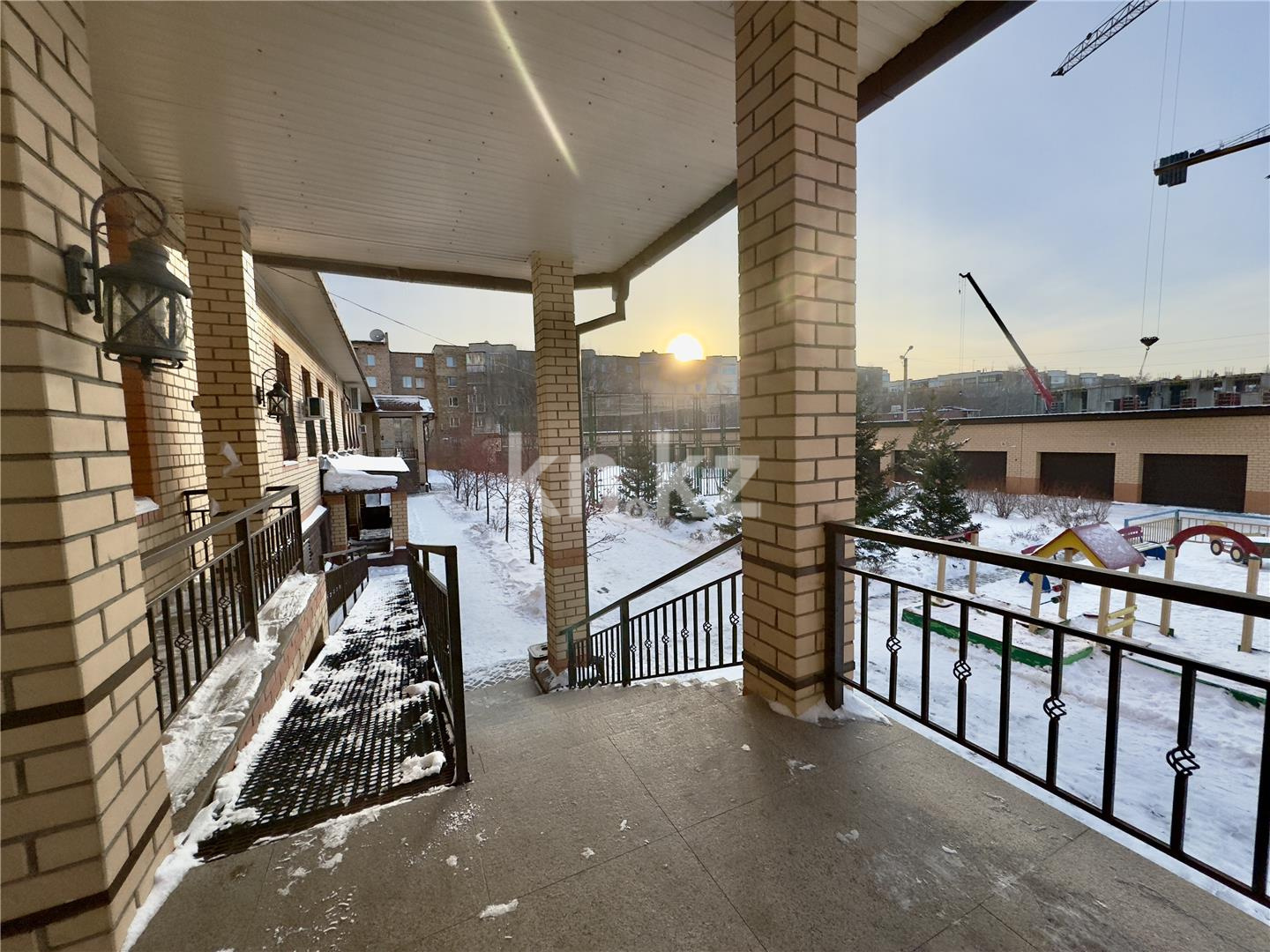 Продажа 5-комнатной квартиры, 217 м², ул. Аманжолова, дом  41 - Продажа  пятикомнатных квартир в Караганде фото 36 из 43