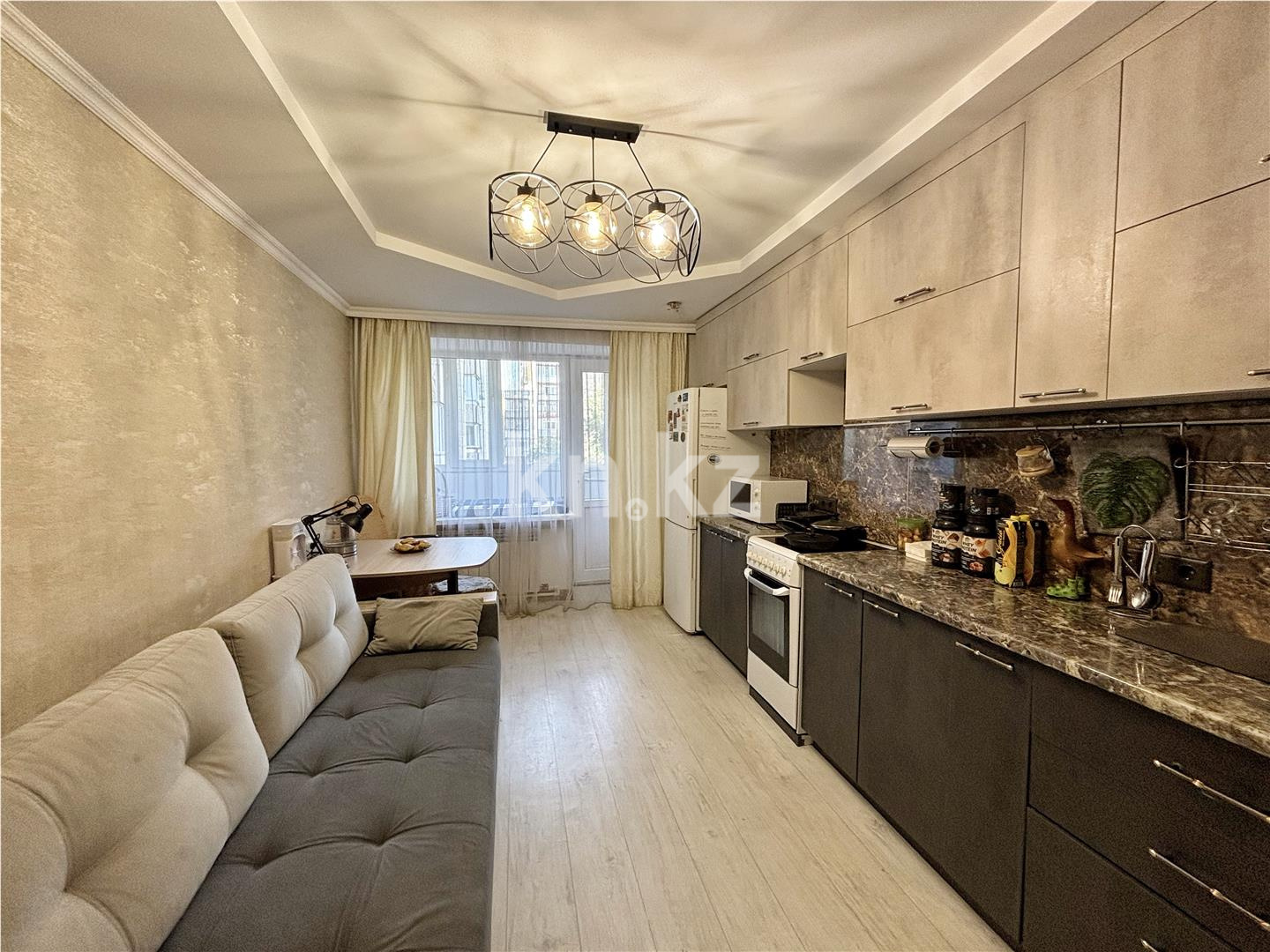 Продажа 3-комнатной квартиры, 65 м², ул. Крылова, дом  38 - Продажа  трехкомнатных квартир в Караганде фото 1 из 15