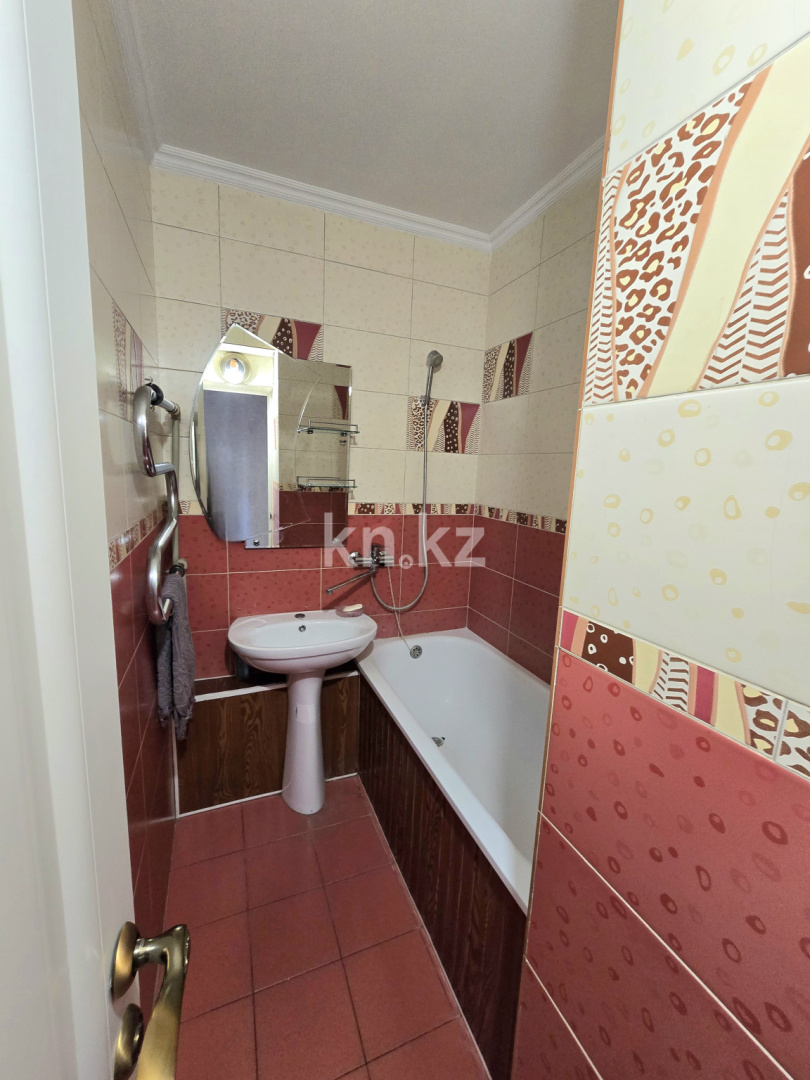 Продажа 3-комнатной квартиры, 62 м², ул. Туркестанская, дом  9 - Продажа квартир в Шымкенте фото 12 из 23