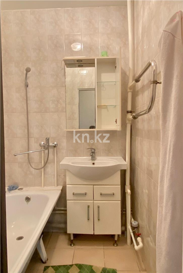 Продажа 2-комнатной квартиры, 64 м², пр. Шахтеров, дом  23 в Караганде - фото 8