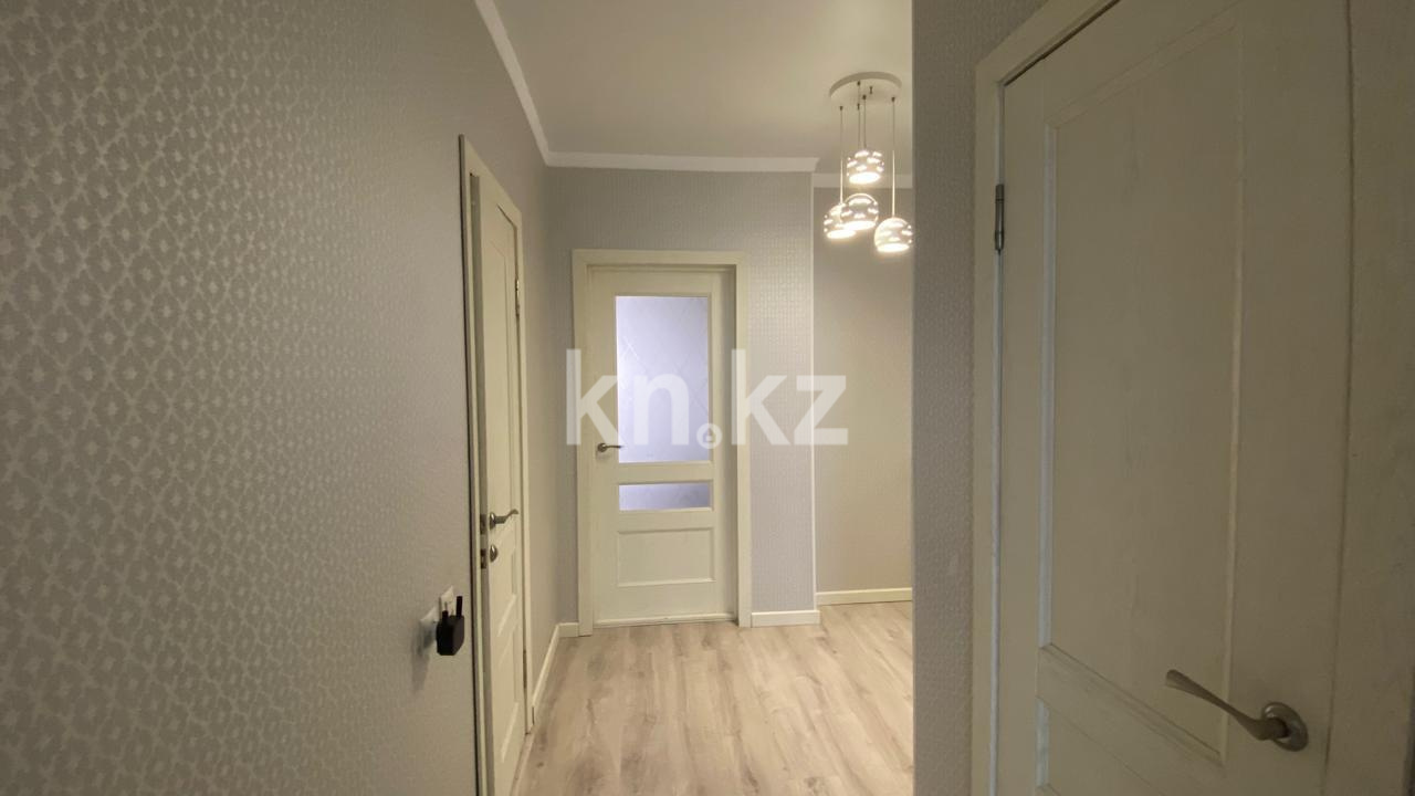 Продажа 3-комнатной квартиры, 93 м², пр. Шахтеров - Продажа квартир в Караганде фото 10 из 16