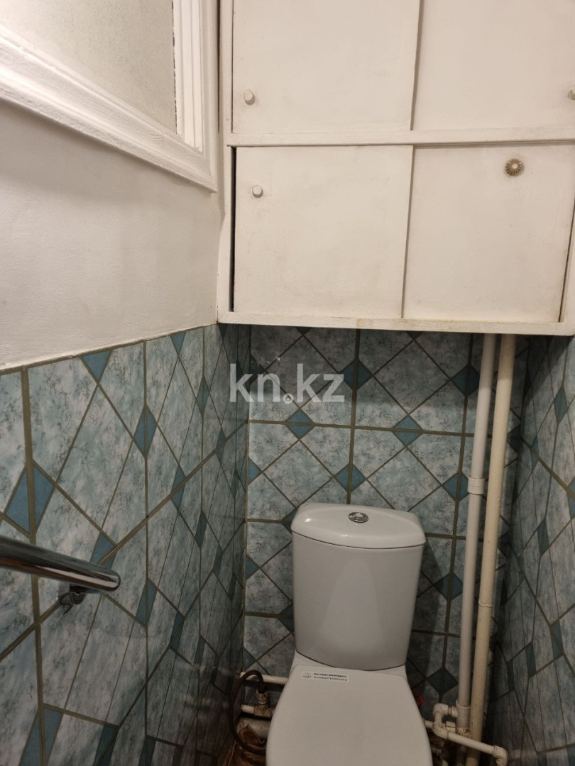 Продажа 3-комнатной квартиры, 50 м², ул. Аманжолова, дом  21 - Продажа квартир в Караганде фото 8 из 15