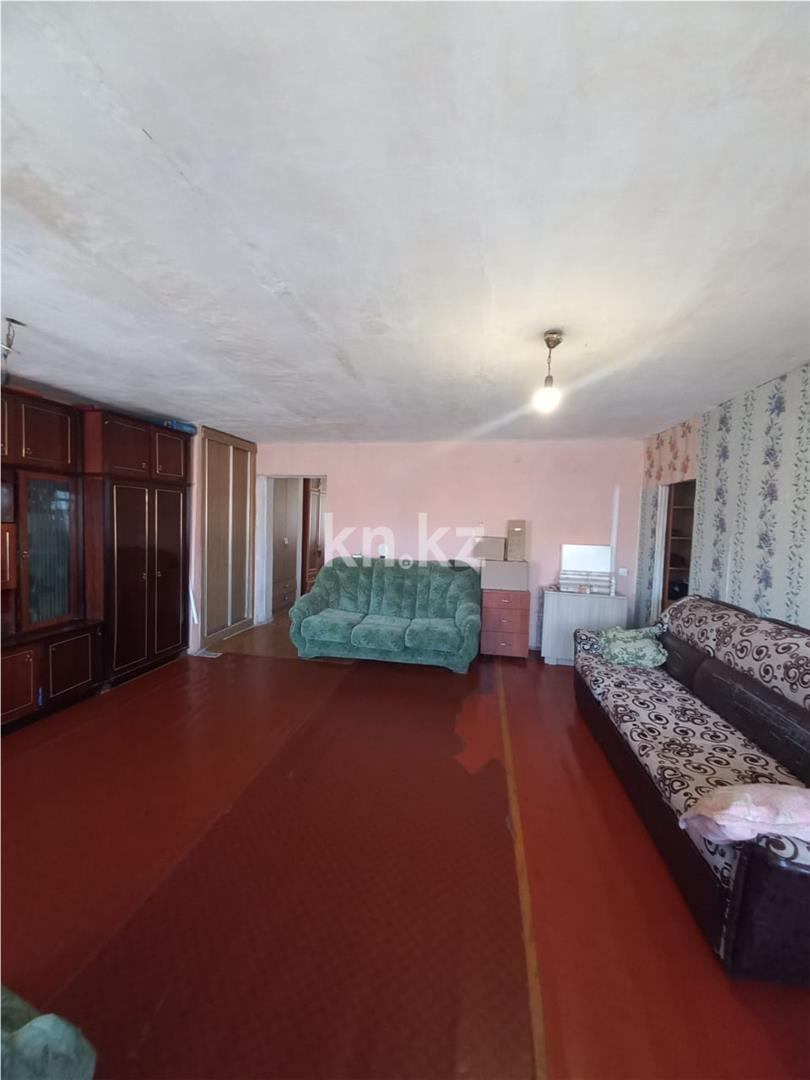 Продажа 2-комнатной квартиры, 55 м², ул. Ленинградская - Продажа  двухкомнатных квартир в Шахтинске фото 1 из 8