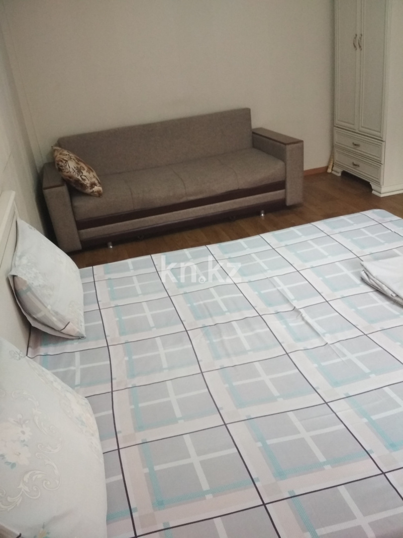 Аренда 1-комнатной квартиры посуточно, 36 м², ул. Толе би, дом  125 - Аренда  однокомнатных квартир посуточно в Алматы фото 1 из 8