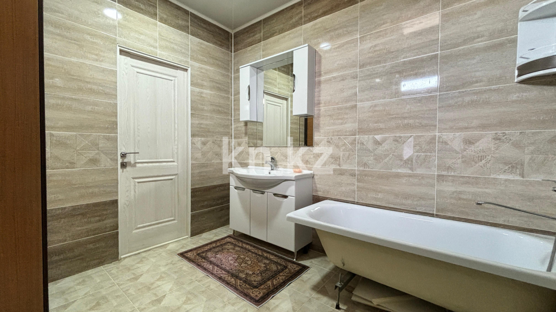 Продажа 6-комнатного дома, 200 м², Шонбасова, дом  16 - Продажа квартир в Атырау фото 23 из 40