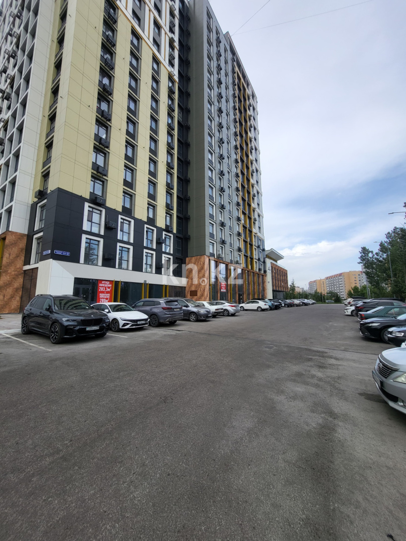 Продажа 2-комнатной квартиры, 81.3 м², пр. Строителей, дом  28/5 - Продажа квартир в Караганде фото 1 из 11
