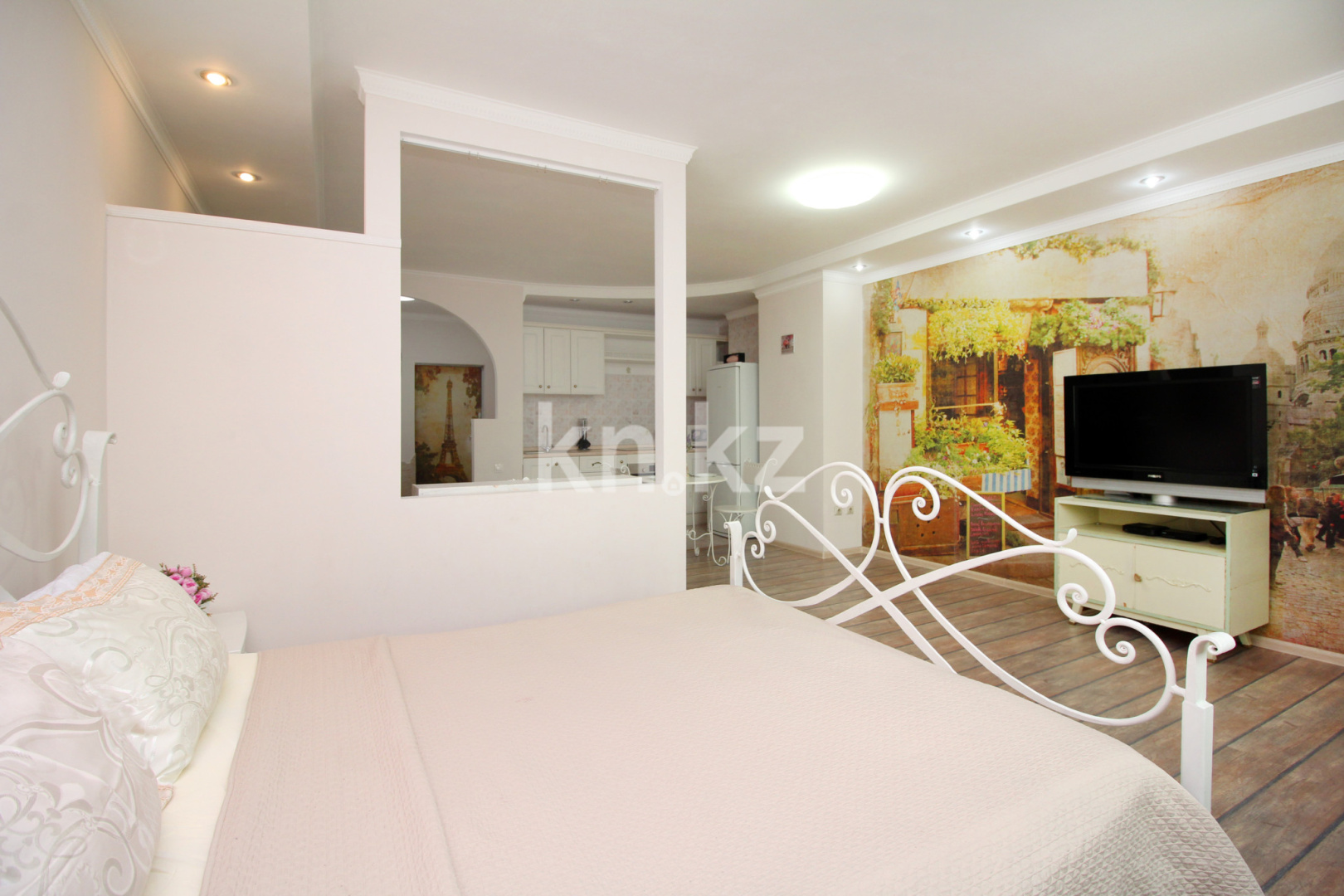 Аренда 1-комнатной квартиры посуточно, 50 м², ул. Хусаинова, дом  225 - ул. Розыбакиева - Аренда  однокомнатных квартир посуточно в Алматы фото 3 из 22