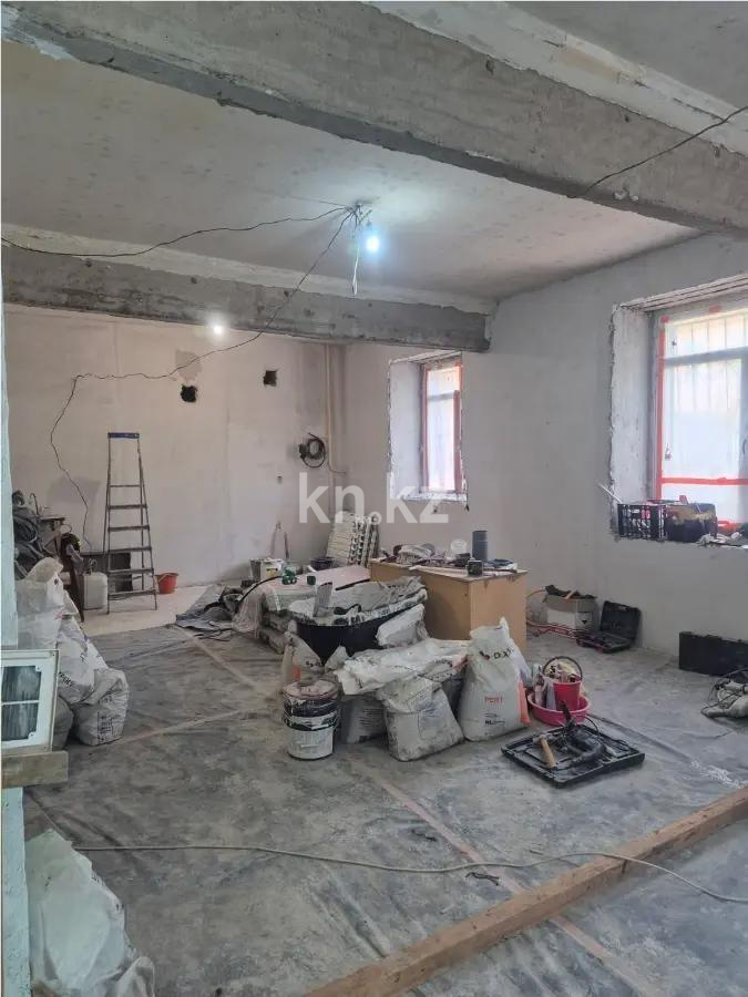 Продажа 3-комнатной квартиры, 80 м², пр. Назарбаева, дом  26 - Продажа  трехкомнатных квартир в Караганде без посредников с фото фото 1 из 2