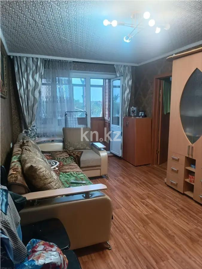 Продажа 4-комнатной квартиры, 61 м², мкр-н 15, дом  2 - Продажа  четырехкомнатных квартир в Караганде без посредников фото 1 из 8