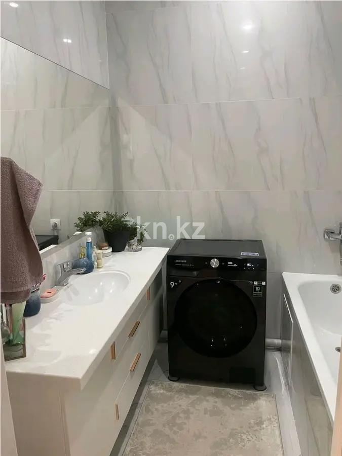 Продажа 3-комнатной квартиры, 84 м², ул. Муканова, дом  51 блок 2 в Караганде - фото 4