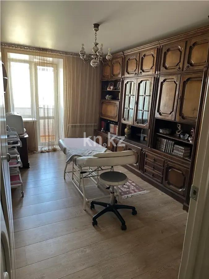 Продажа 4-комнатной квартиры, 95 м², пр. Абая, дом  80/1 - Продажа и аренда недвижимости в Шахтинске фото 1 из 5