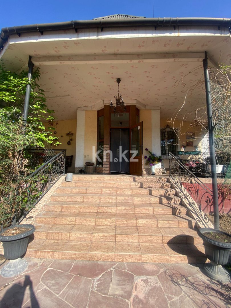 Продажа 6-комнатного дома, 284 м² - Продажа пятикомнатных и более домов, коттеджей в Алматы фото 12 из 14