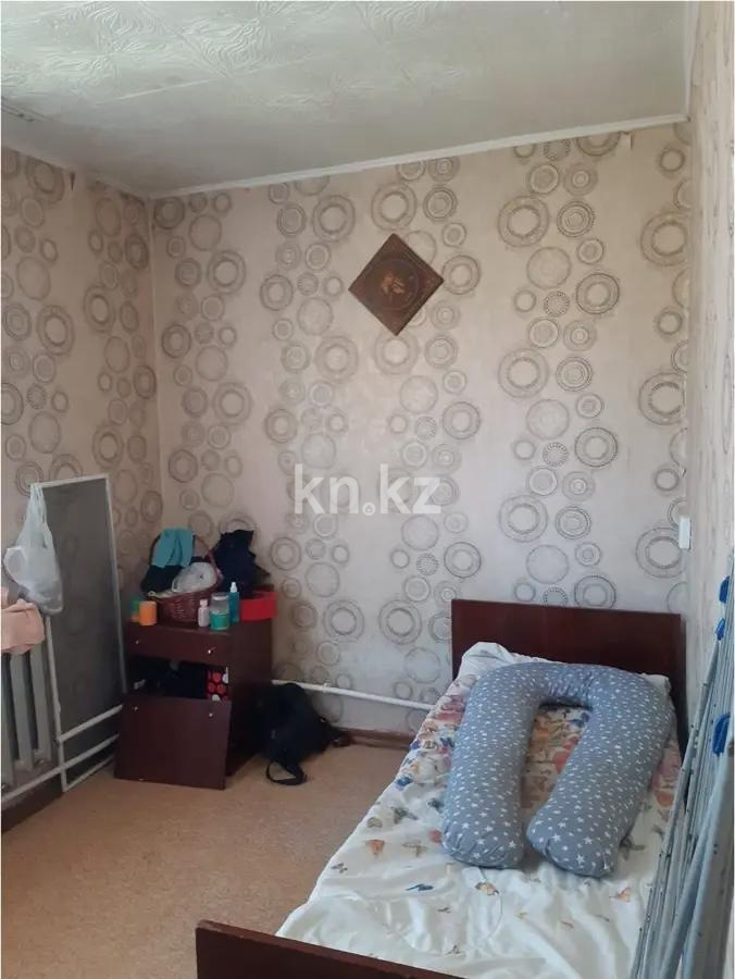 Продажа 3-комнатной квартиры, 50 м², мкр-н 14, дом  16 - Продажа  трехкомнатных квартир в Караганде без посредников с фото фото 2 из 4