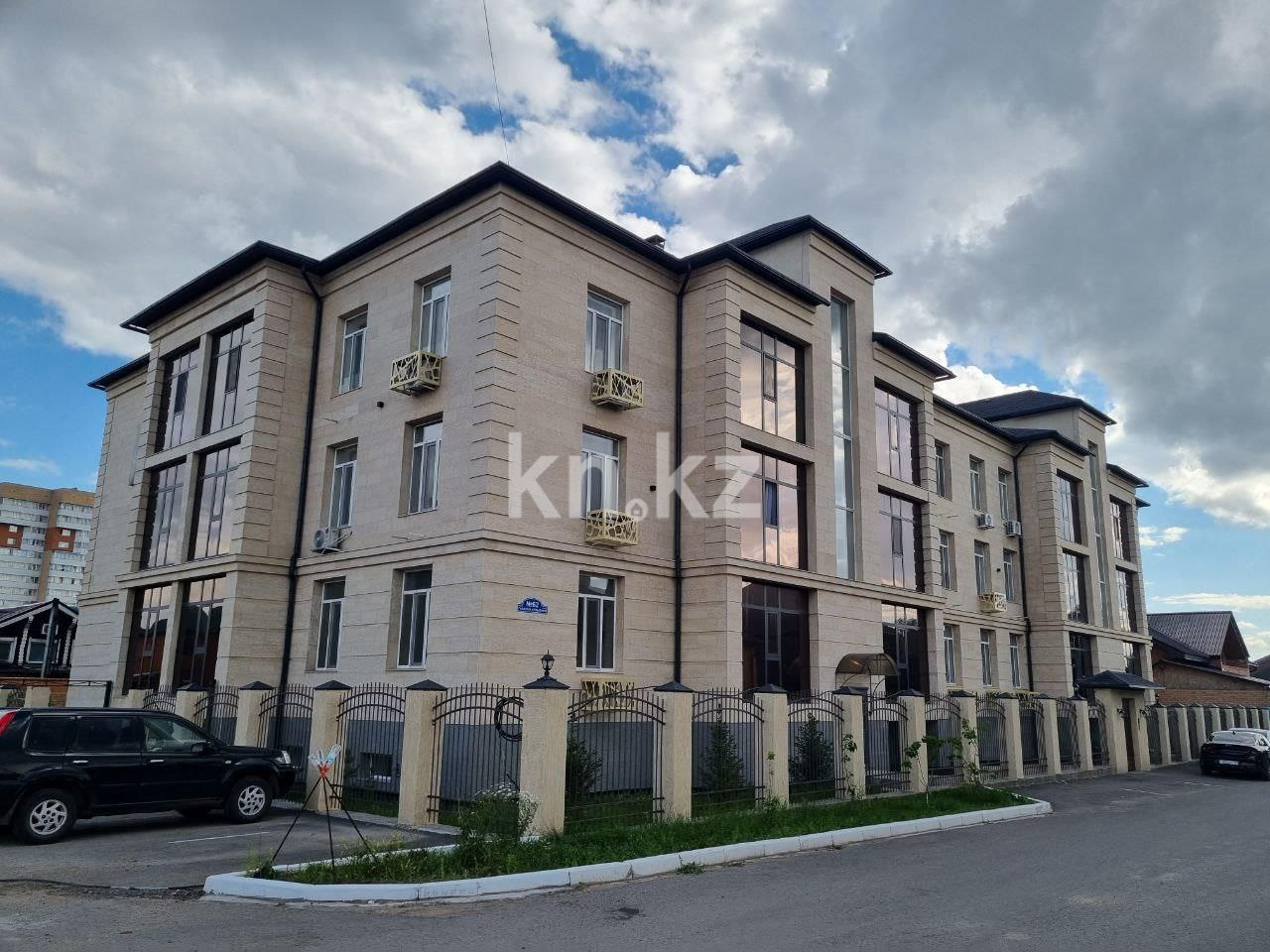 Продажа 4-комнатной квартиры, 122 м², ул. Кулкыбаева, дом  62 - Продажа  четырехкомнатных квартир в Караганде фото 2 из 22