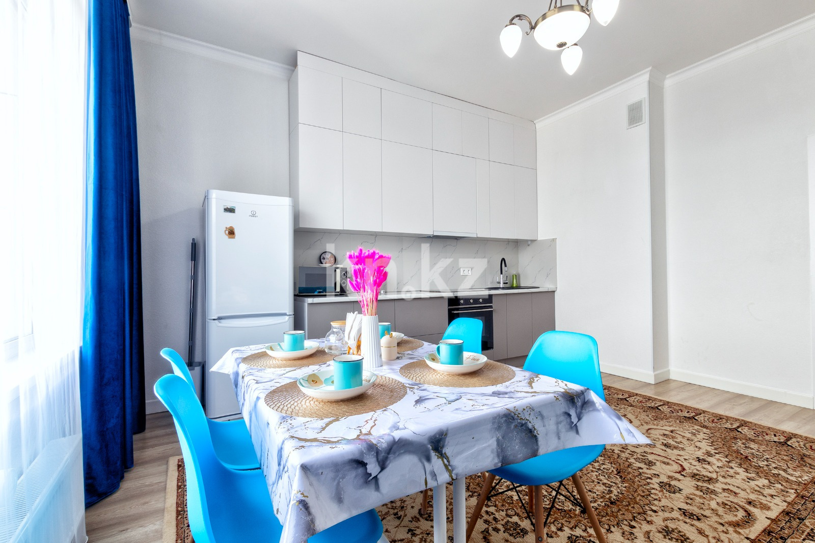 Аренда 2-комнатной квартиры посуточно, 50 м², пр. Туран, дом  43 - Туран- Сыганак - Аренда  двухкомнатных квартир посуточно в Астане без посредников с фото фото 2 из 8