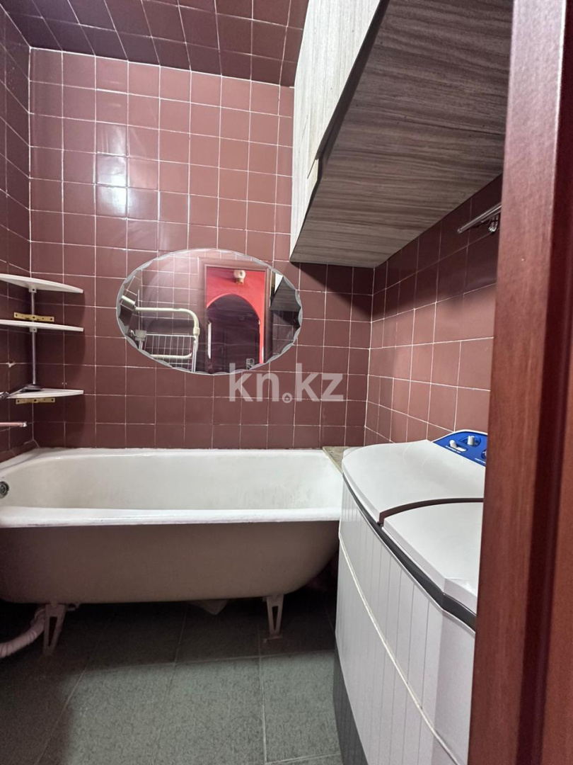 Продажа 3-комнатной квартиры, 66.5 м², мкр-н Орбита-1, дом  3а в Караганде - фото 11