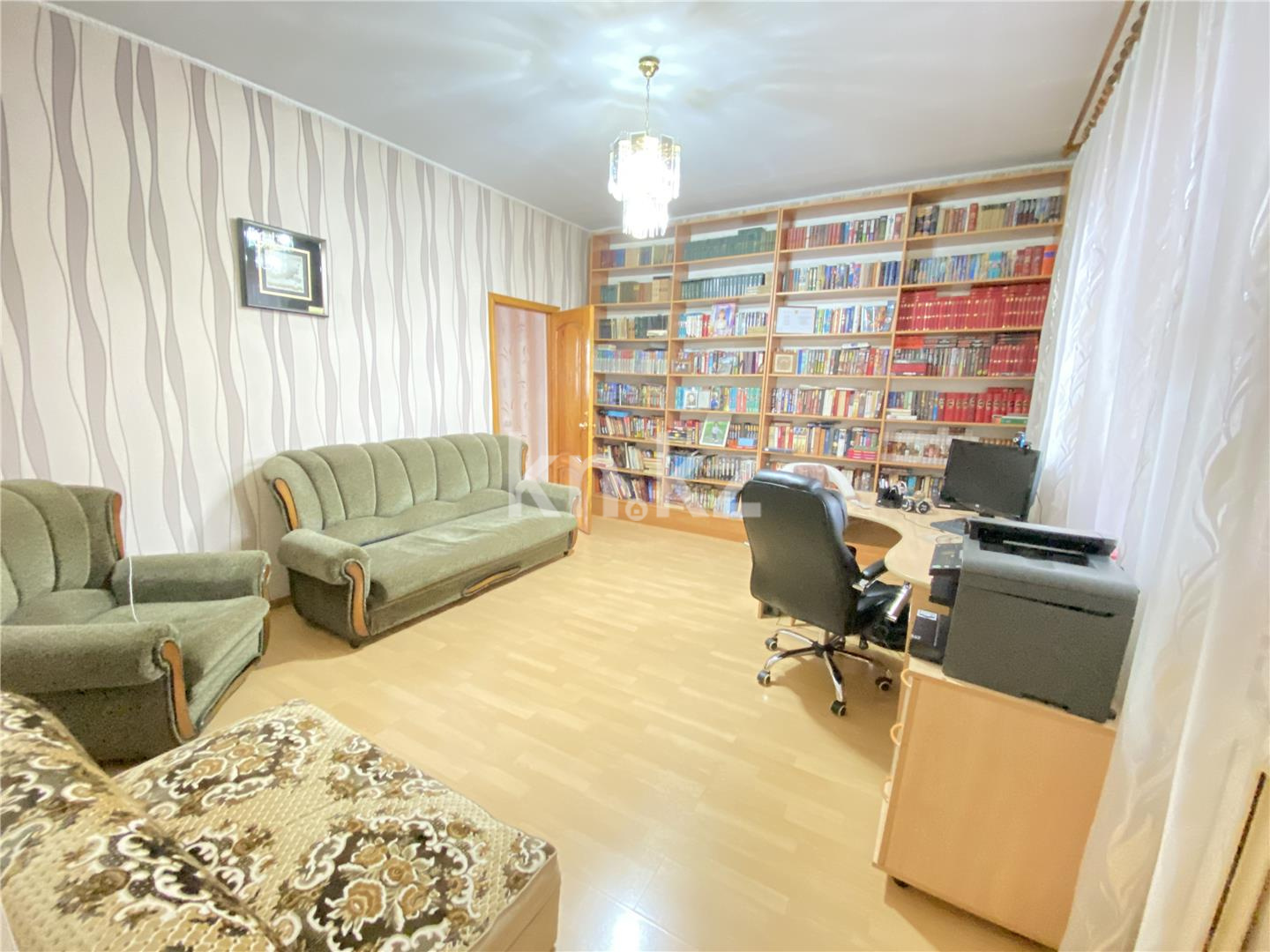 Продажа 7-комнатного дома, 372 м², ул. Аманжолова в Караганде - фото 11