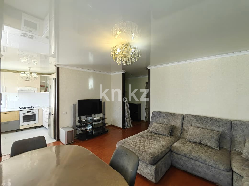 Продажа 3-комнатной квартиры, 71 м², ул. Ержанова, дом  47/2 - Продажа квартир в Караганде фото 3 из 26