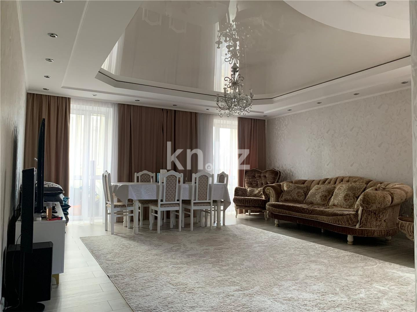 Продажа 3-комнатной квартиры, 92 м², пр. Н. Абдирова, дом  15 - Продажа квартир в Караганде фото 1 из 11