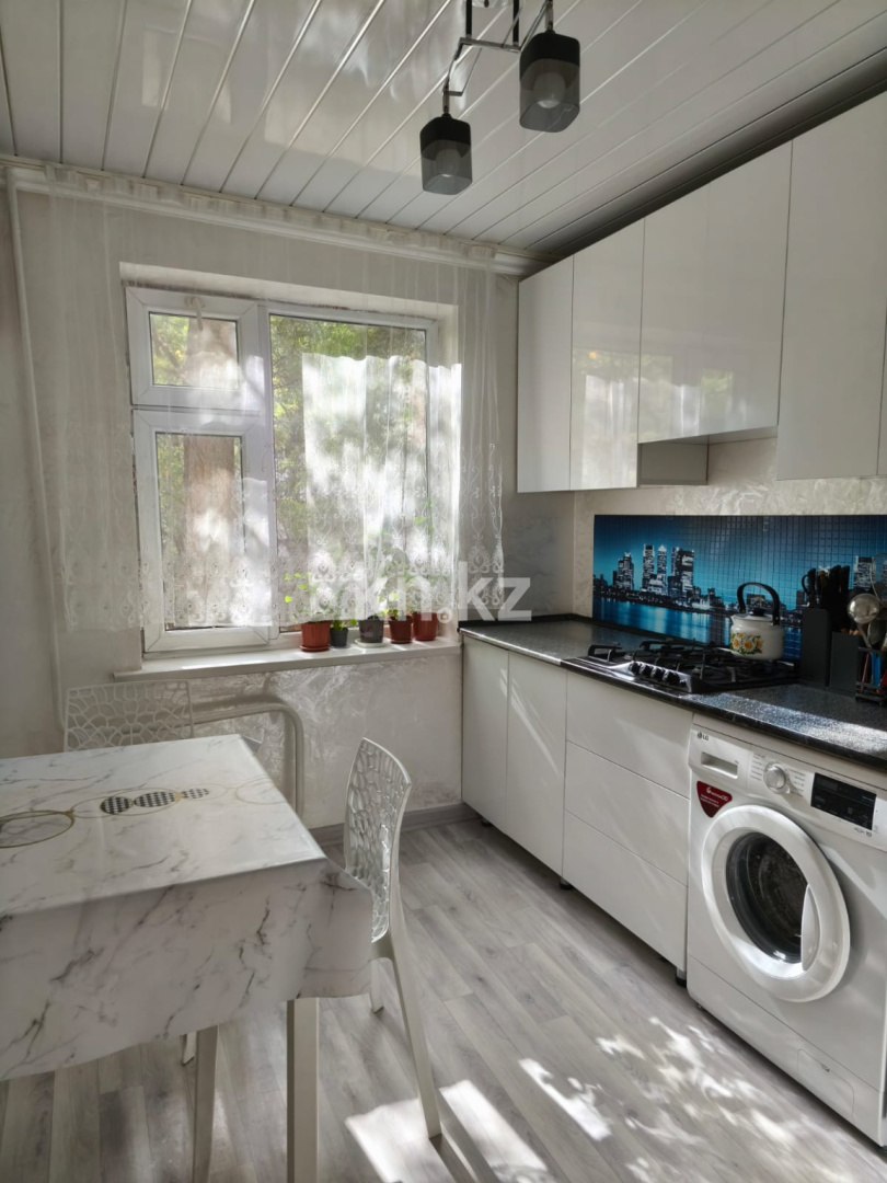 Продажа 3-комнатной квартиры, 63 м², Салтанат, дом  22 - Продажа и аренда недвижимости в Таразе фото 1 из 8