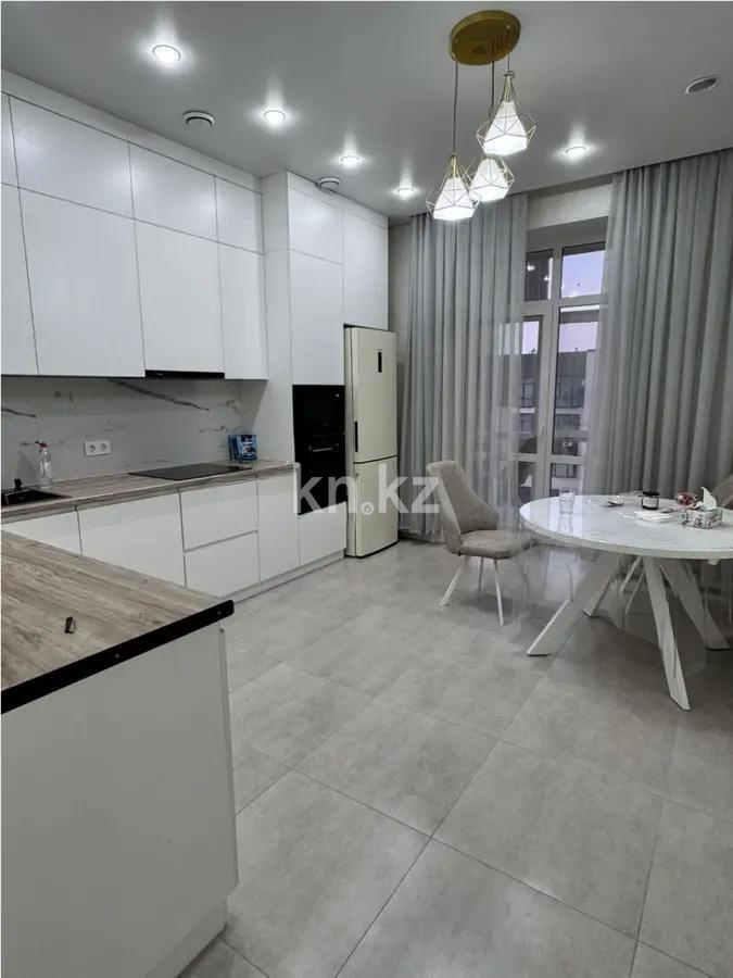 Продажа 3-комнатной квартиры, 92 м², ул. Дюсембекова, дом  83/2 в Караганде - фото 4