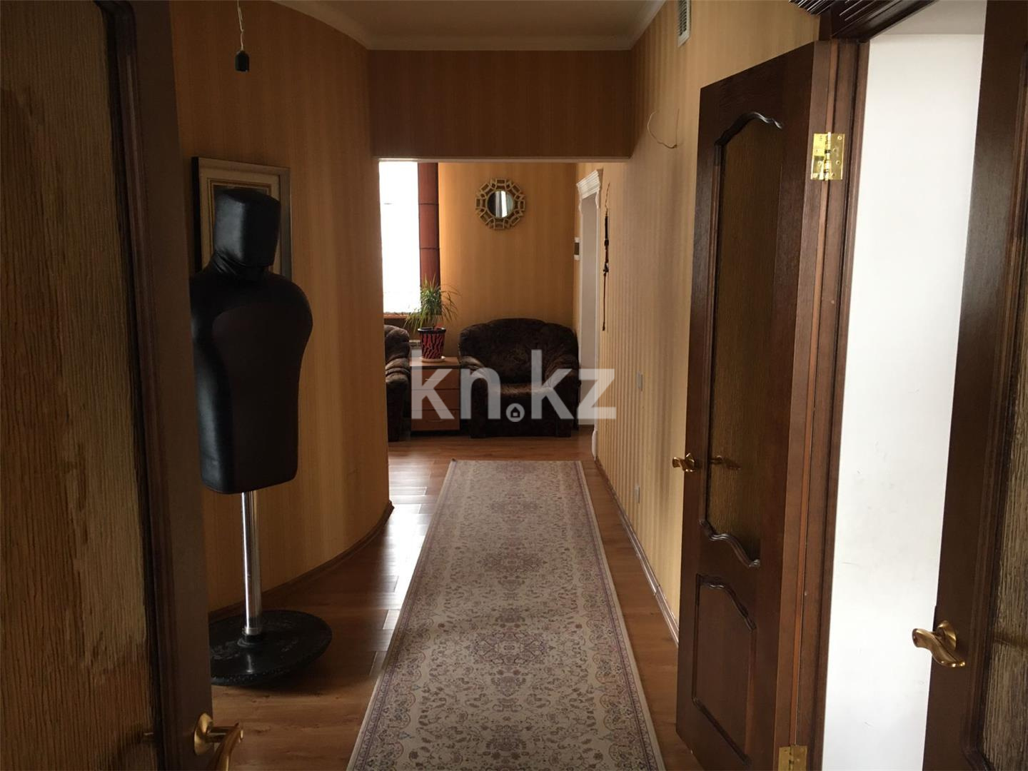 Продажа 6-комнатного дома, 343 м², ул. Жандарбековой в Караганде - фото 24