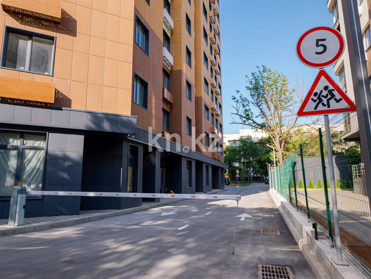 Продажа 2-комнатной квартиры, 60 м², ул. Кабанбай батыра, дом  252 в Алматы - фото 9