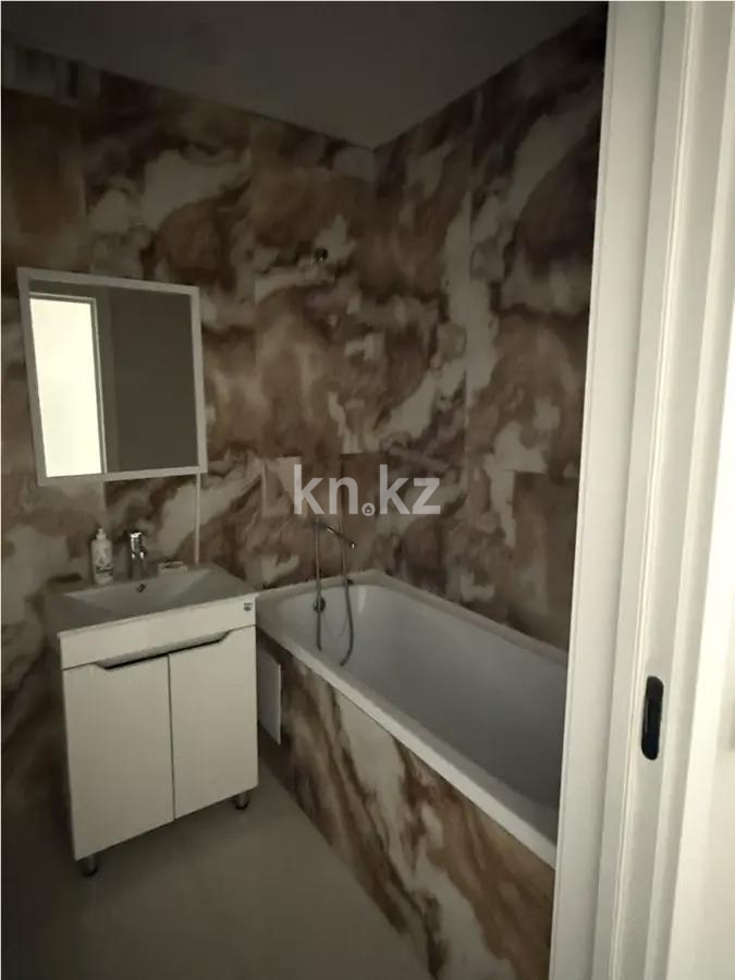 Продажа 1-комнатной квартиры, 31 м², пр. Аль-Фараби, дом  76 в Астане - фото 4
