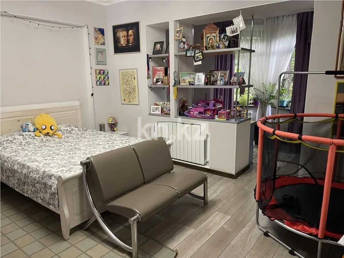 Продажа 7-комнатной квартиры, 246 м² - Продажа пятикомнатных и более квартир в Медеуском р-не Алматы фото 3 из 14