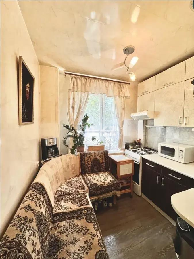 Продажа 3-комнатной квартиры, 62 м², 12 мкр., дом  16 в Алматы - фото 4