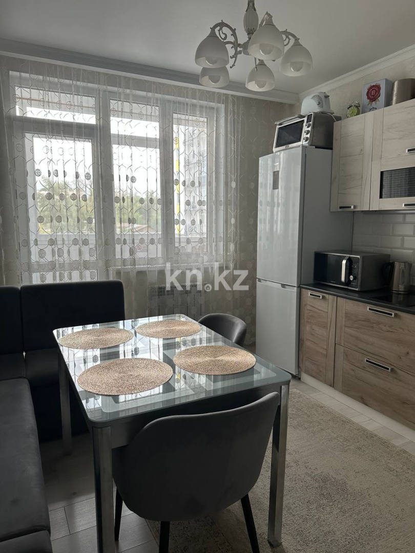 Аренда 1-комнатной квартиры посуточно, 50 м², ул. Баишева, дом  28 - Продажа квартир в Алматы фото 8 из 15
