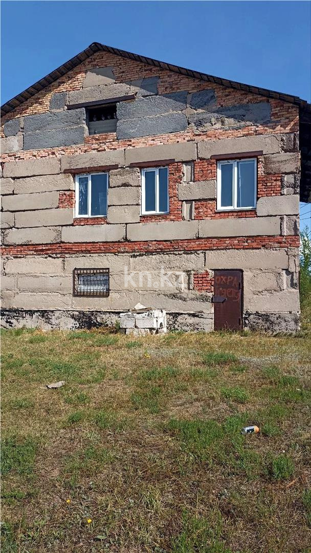 Продажа 4-комнатного дома, 232 м² - Аренда квартир помесячно в Актобе фото 1 из 20