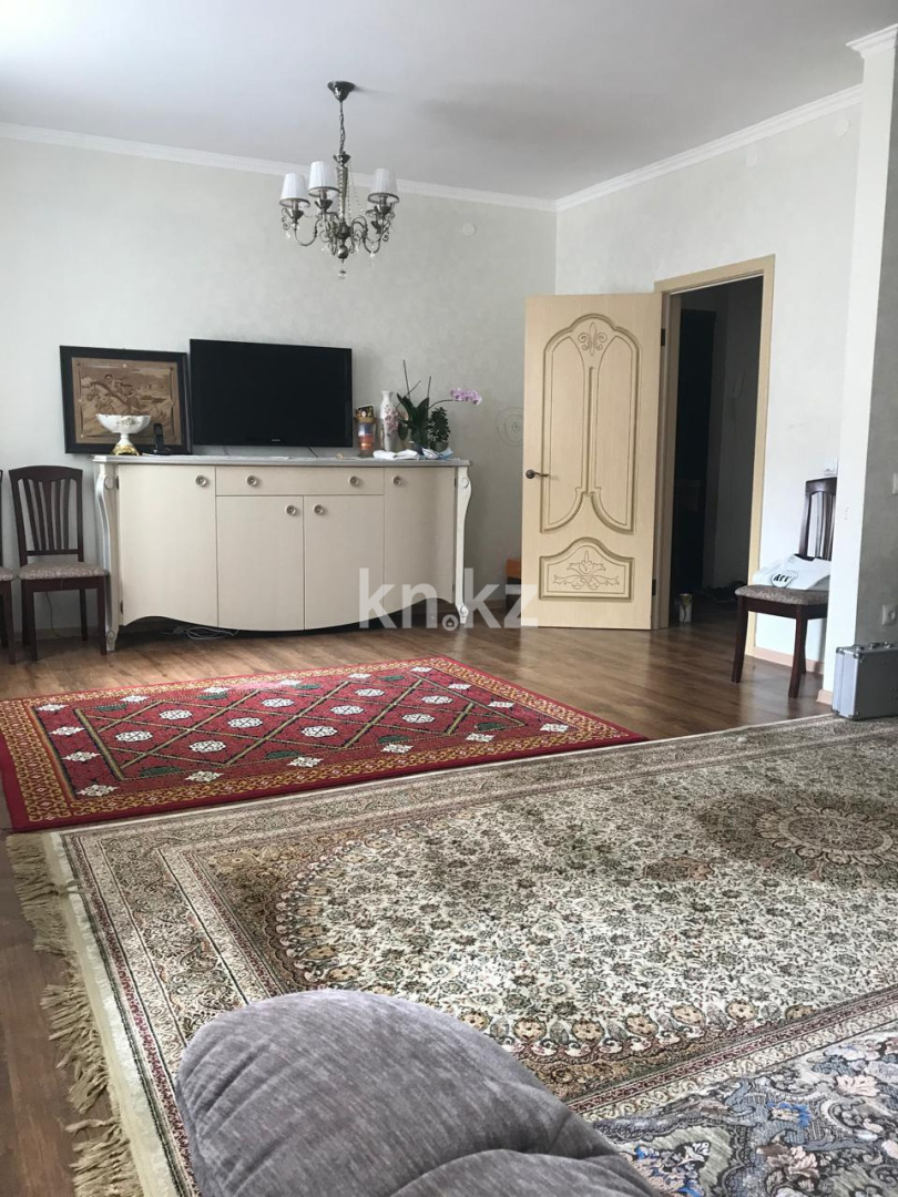 Продажа 3-комнатной квартиры, 75.9 м², ул. Сауран, дом  4 - ул. Достык - Продажа  трехкомнатных квартир в Астане без посредников с фото фото 1 из 11