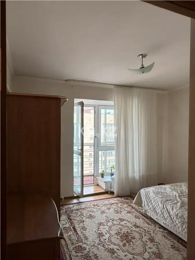 Продажа 1-комнатной квартиры, 49 м², ул. Аманжолова, дом  32 в Астане - фото 2