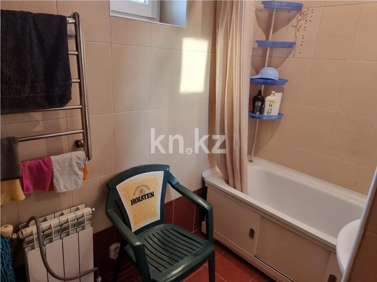 Продажа 3-комнатной квартиры, 64 м², мкр-н Аксай-2, дом  64 в Алматы - фото 11