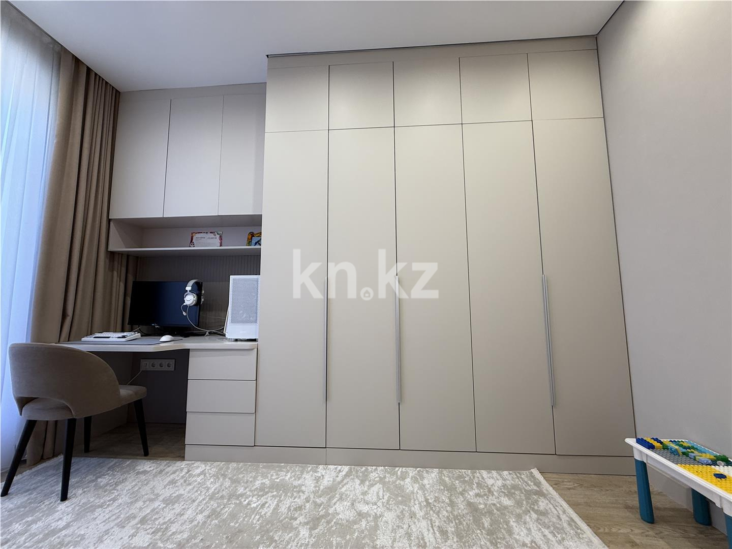 Продажа 3-комнатной квартиры, 88 м², ул. Букетова, дом  3/4 - Продажа квартир в Караганде фото 14 из 36
