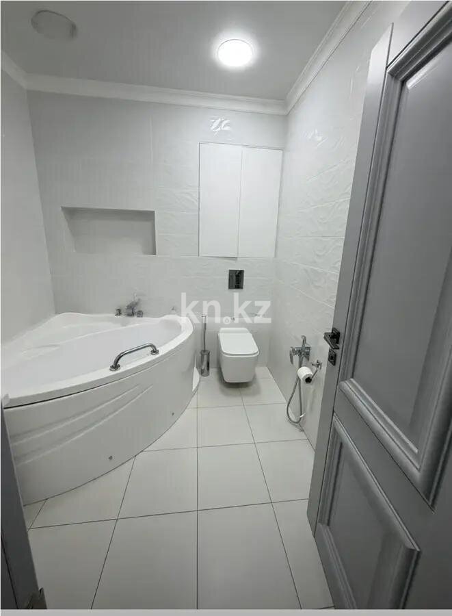 Продажа 4-комнатной квартиры, 118.7 м² в Алматы - фото 5