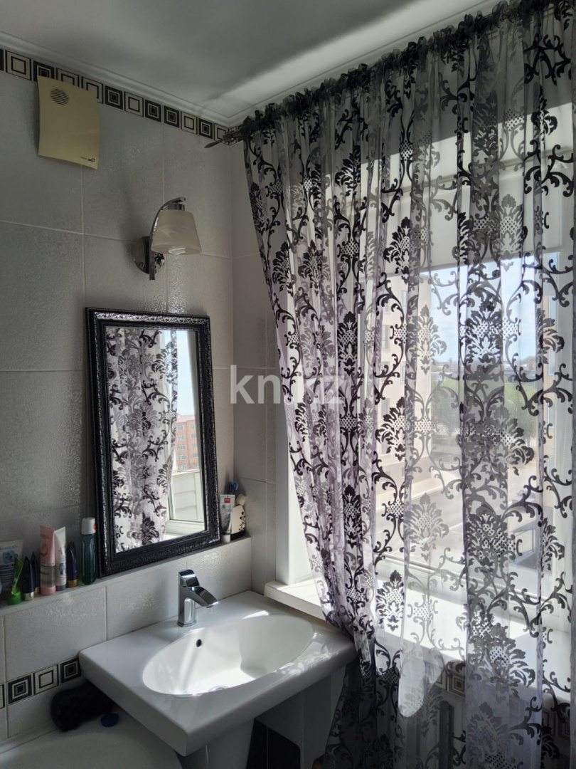 Продажа 4-комнатной квартиры, 85 м² - Продажа четырехкомнатных квартир на Юго-Востоке Караганды фото 23 из 25