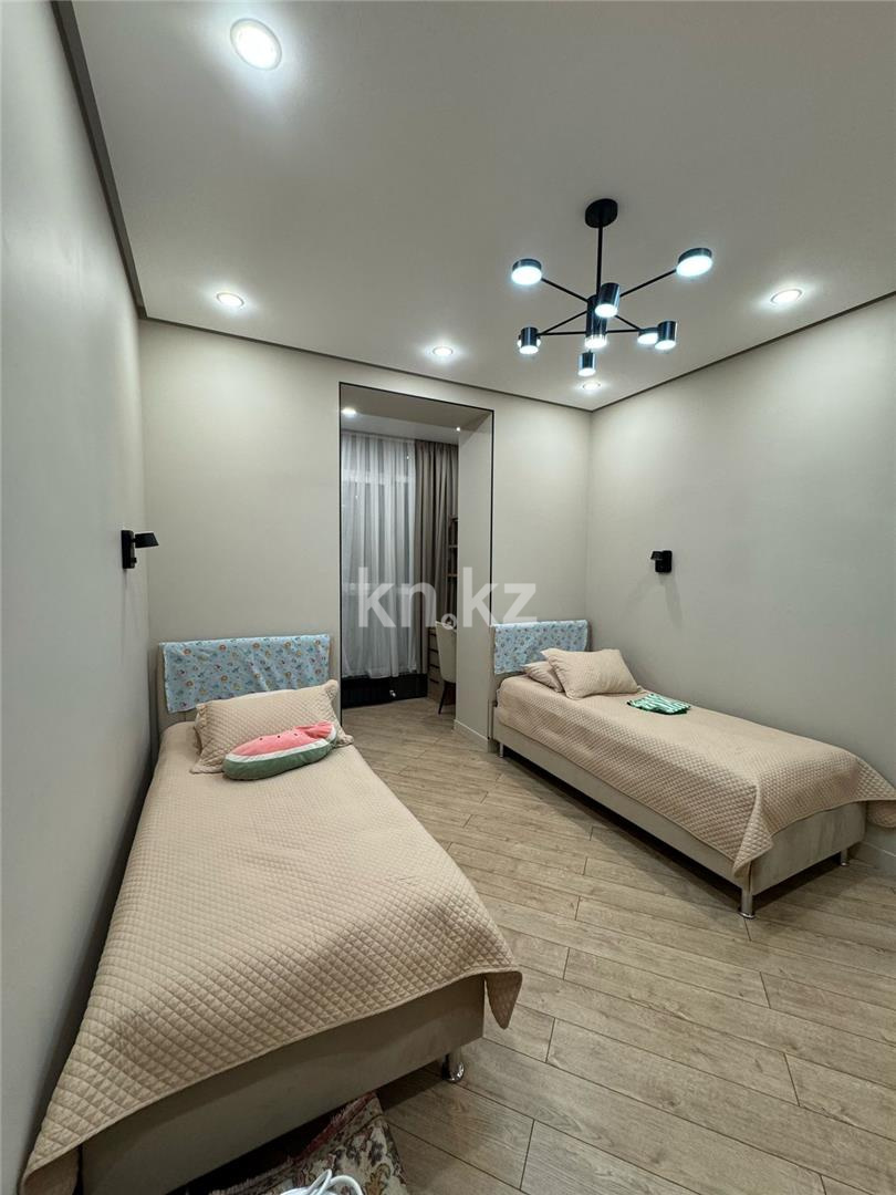 Продажа 4-комнатной квартиры, 103 м², пр. Республики, дом  участок 1/7 - Продажа  четырехкомнатных квартир в Караганде фото 9 из 22