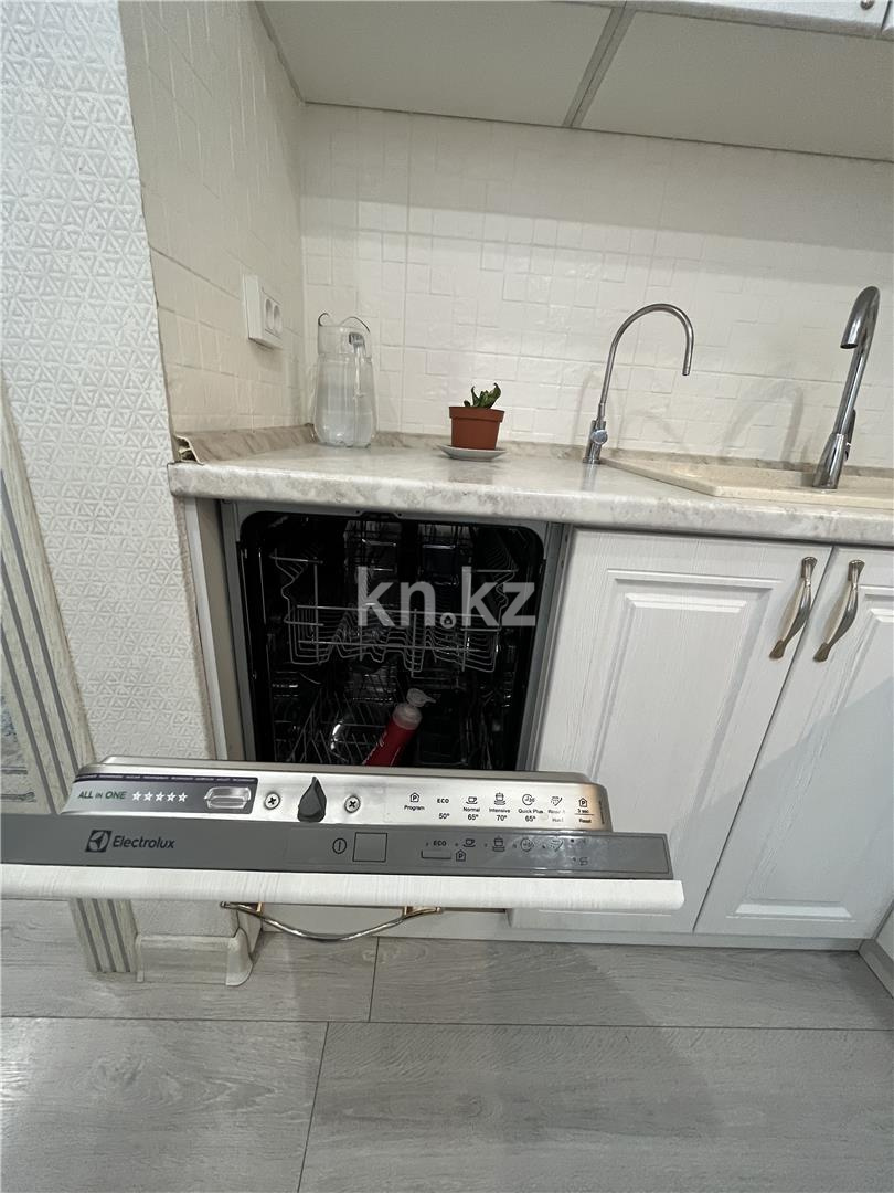 Продажа 3-комнатной квартиры, 92 м², ул. Таттимбета в Караганде - фото 16