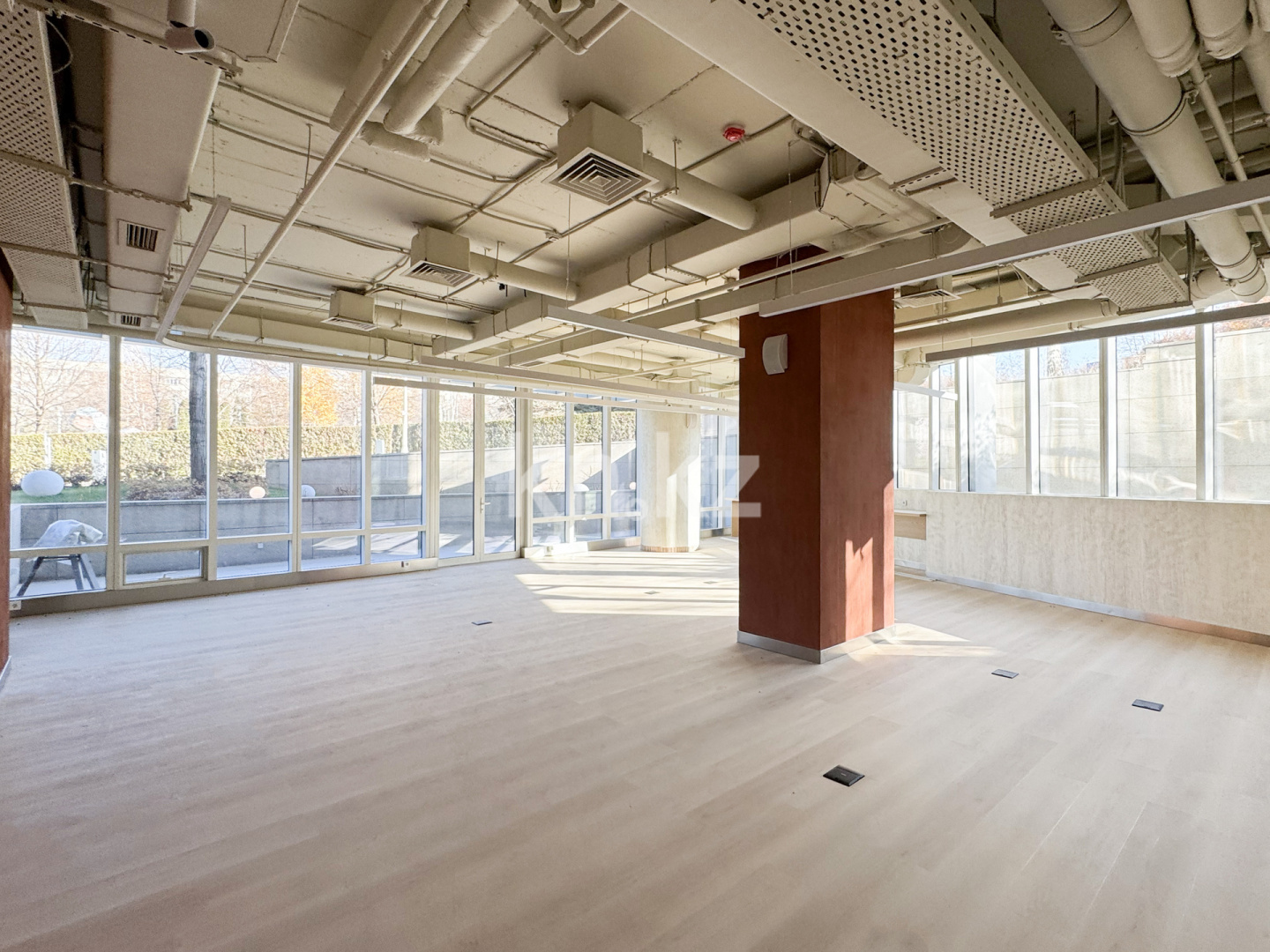 Аренда , пр. Аль-Фараби, дом  77/3 в Алматы - фото 2