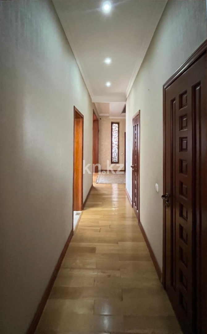 Продажа 8-комнатного дома, 306 м², мкр. Городской аэропорт - Продажа домов, коттеджей в Казахстане фото 13 из 27